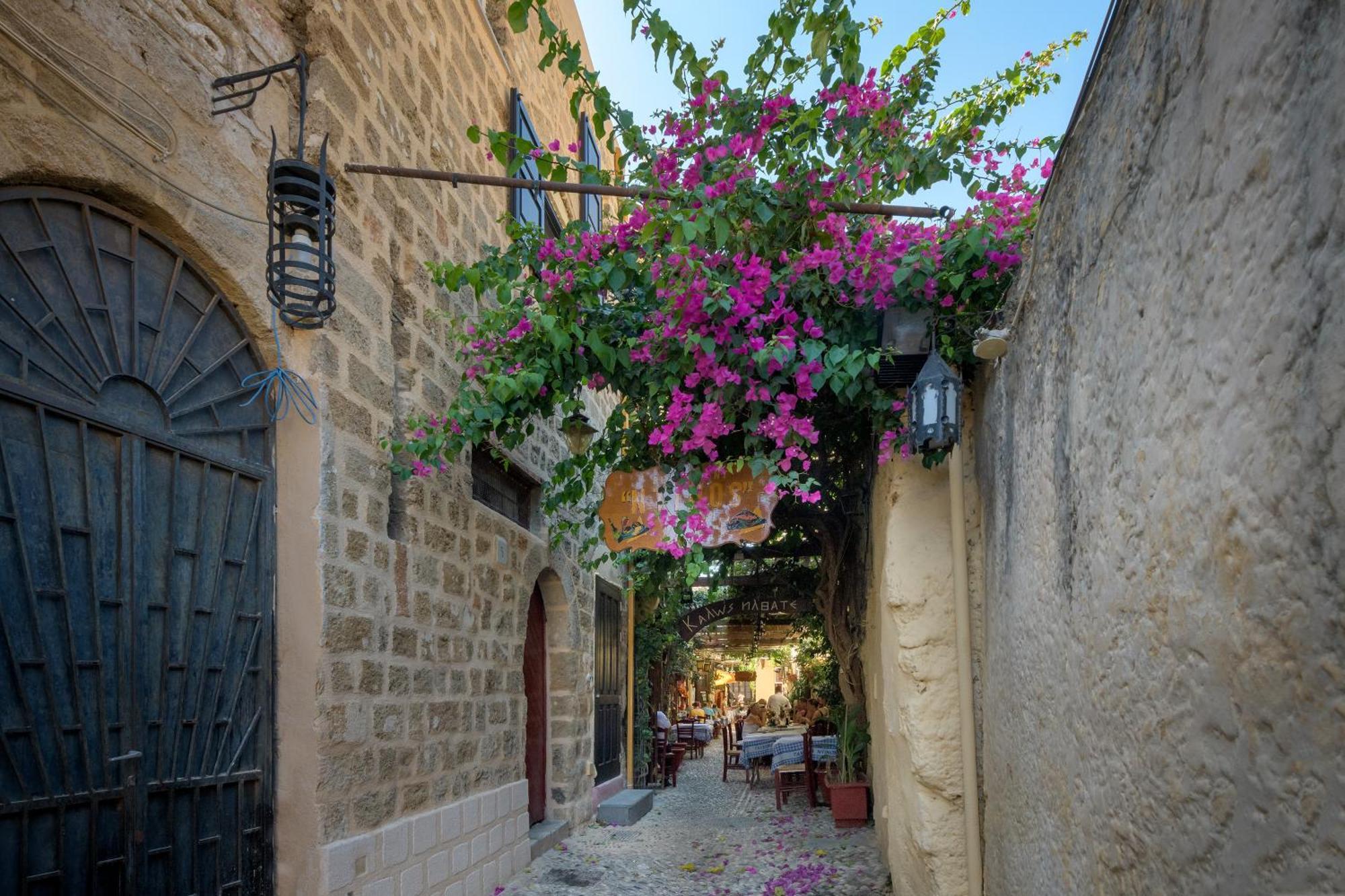 Stone Cave Suite Rhodes City Zewnętrze zdjęcie